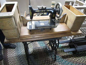 lot 12 image: Treadle Sewing Machine