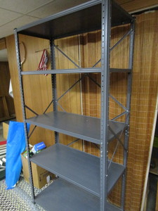 lot 19 image: Metal Shelf