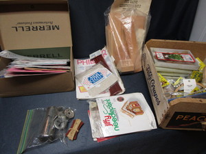 lot 263 image: Bird Feeder Kit, Crafts