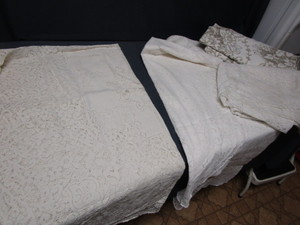 lot 298 image: Tablecloths