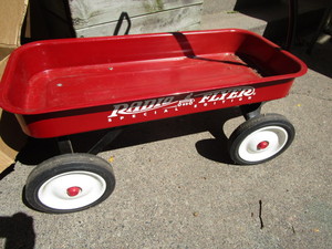 lot 305 image: Radio Flyer Wagon