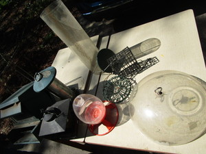 lot 308 image: Bird Feeders