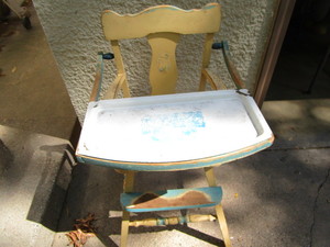 lot 329 image: Vintage Wooden High Chair