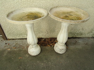 lot 340 image: Plastic Bird Baths