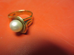 14 K GOLD RING WITH PEARL