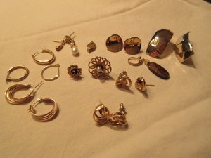GOLD EARRINGS - PAIRS AND SINGLES