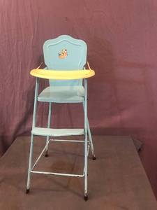 lot 13 image: Vintage Doll-E-HiChair