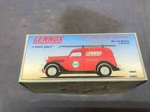 lot 27 image: Lennox 1935 Ford Sedan Delivery Die Cast