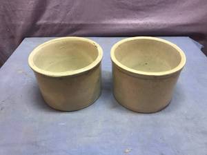 lot 34 image: Pair of Crocks