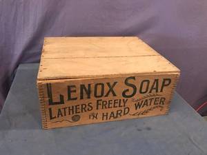 lot 42 image: Vintage Lenox Soap Wood Box