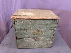 lot 44 image: Antique Wood Egg Shipping Box