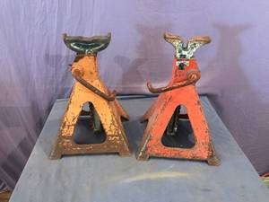 lot 71 image: Jack Stands