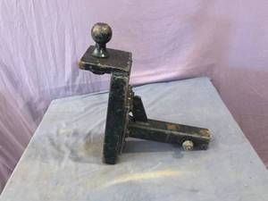 lot 79 image: Heavy Duty Receiver Hitch