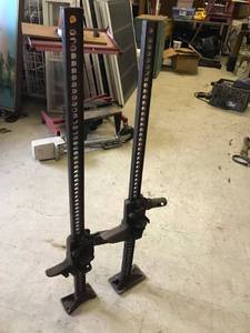 lot 85 image: Pair of Hi-Lift Jacks