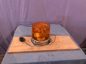 lot 91 image: Revolving Emergency Rooftop Light