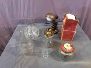 lot 96 image: Vintage Items