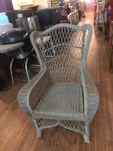 lot 114 image: Wicker Chair