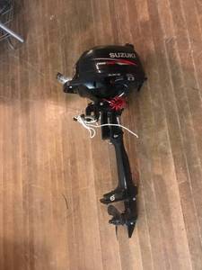 lot 115 image: Suzuki 4 Stroke 2.5 HP Boat Motor