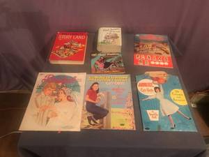 lot 125 image: Vintage Kids Items