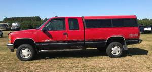 lot 3 image: 1998 Chevy CK 1500 4X4