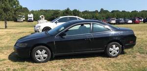 lot 2 image: 2000 Honda Accord LX