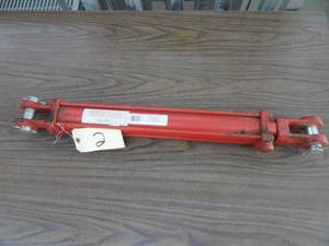 lot 2 image: Lion 2500 Hydraulic Cylinder