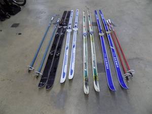 lot 20 image: 4 Pair Cross County Skis