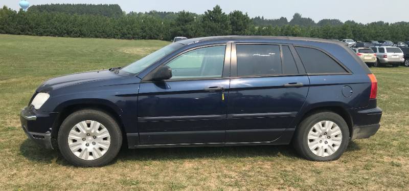 lot 4 image: 2006 Chrysler Pacifica