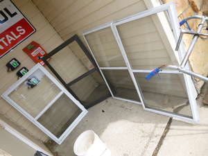 lot 157 image: 4 Windows