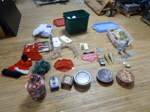 lot 147 image: Lot of Christmas Decorations