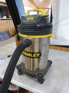 lot 142 image: Stanley WetDry Vacuum