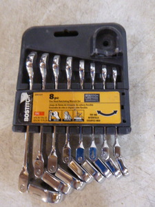 lot 20 image: Bostitch Flex Head Ratcheting Wrench Set