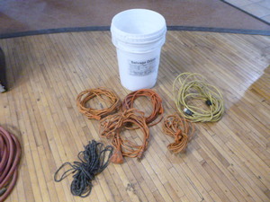 lot 23 image: 5 Extension Cords