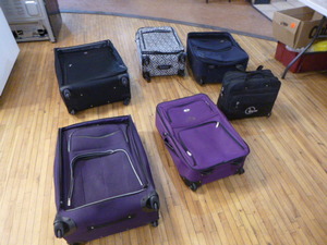 lot 72 image: 6 Suitcases