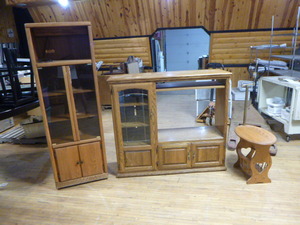 lot 92 image: Living Room Furniture