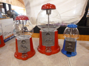 lot 108 image: 3 Bubble Gum Machines