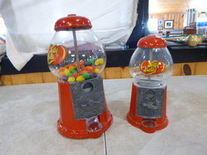 lot 110 image: 2 Jelly Belly Gumball Machines