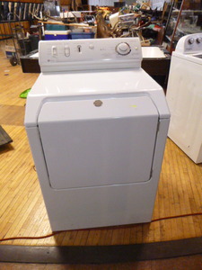 lot 3 image: Maytag Gas Dryer