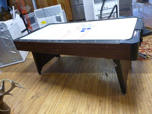 lot 5 image: Table Hockey