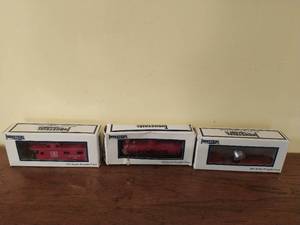 Three Industrial Rail HO Scale Freight Cars