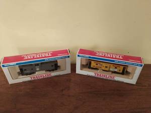 Two Walthers Trainline Fright Cars