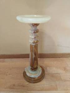 Onyx Or Similar Material Pedestal