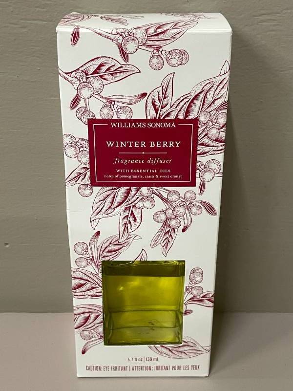 Williams Sonoma Winter Berry Fragrance Diffuser