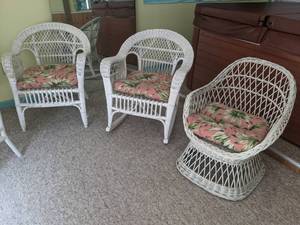 lot 329 image: Beautiful Set of (3) Wicker Chairs w Matching Cushions (1) Rocking Chair & (2) Chairs w Armrests