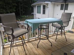 lot 342 image: Beautiful 3 piece Set of (2) Wrought Iron Swivel Bar Chairs & Bar Top Table