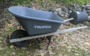 lot 349 image: Truper 5.5-Cu ft Steel Wheelbarrow