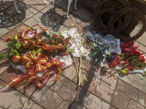 lot 305 image: DIY Decor - Faux Floral and Grapevine Wreaths