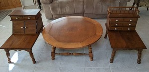 lot 16 image: Set of (2) Vintage OHearn Sugar Maple End Tables and (1) Coffee Table