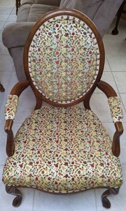 lot 58 image: Vintage Floral Print Upholstered Chair