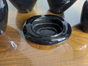lot 272 image: Lot of 4 Matching Black Vases & Shallow Dish